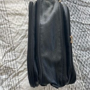 Leather travel bag